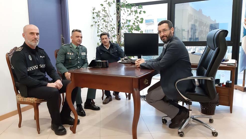 PRESENTACION NUEVO CAPITAN DE LA GUARDIA CIVIL DE LA LINEA WEB