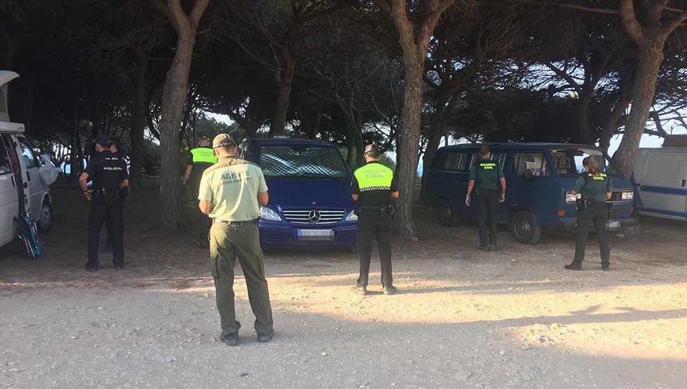 Un momento del operativo contra la acampada ilegal llevado a cabo la semana pasada WEB