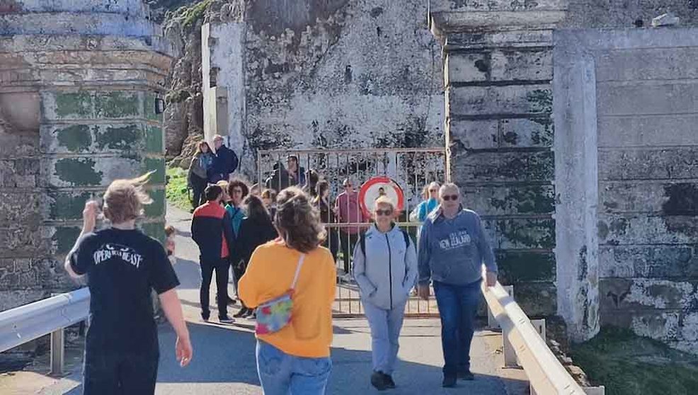 Ciudadanos paseando en Tarifa